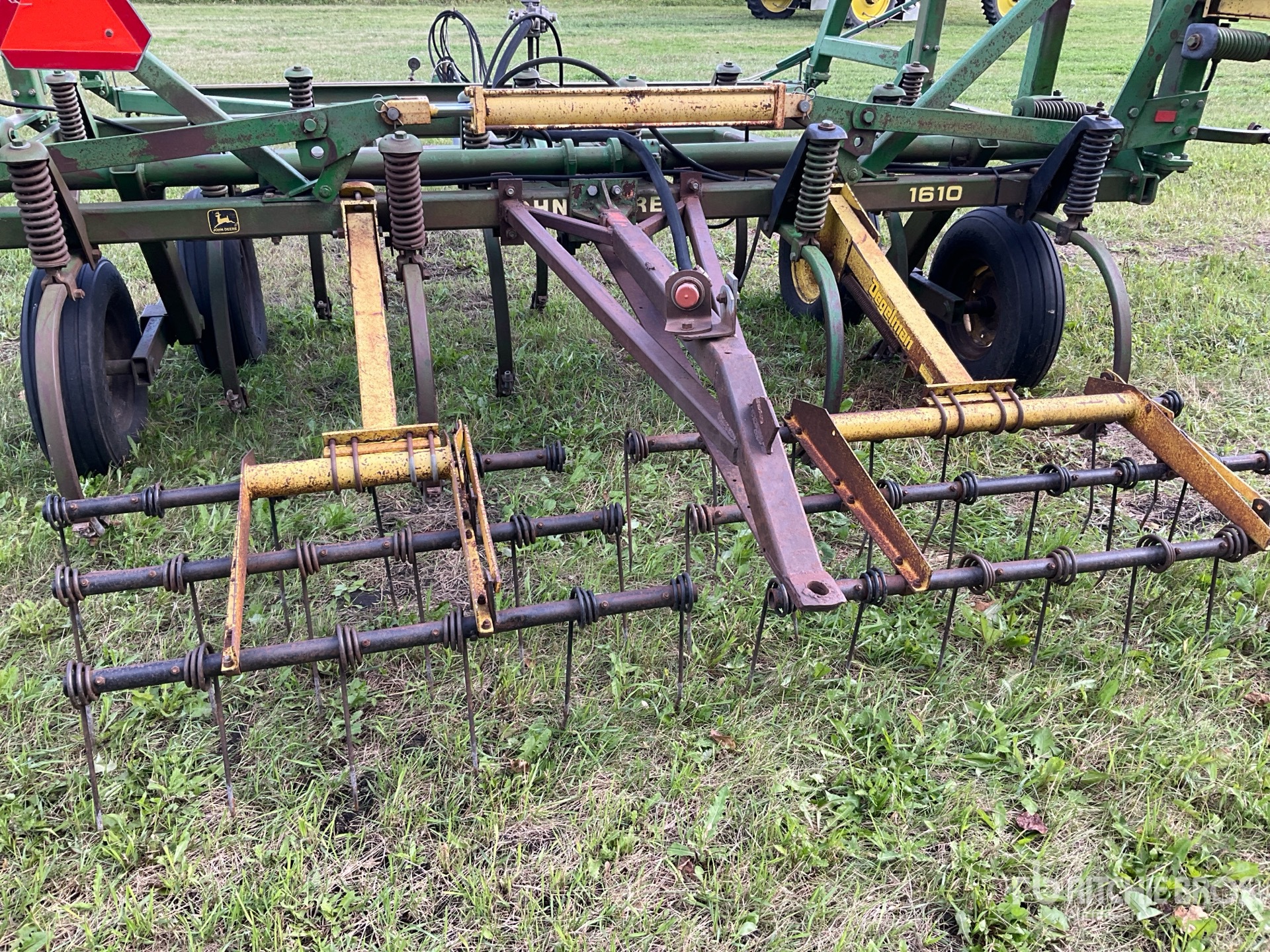 John Deere 1610