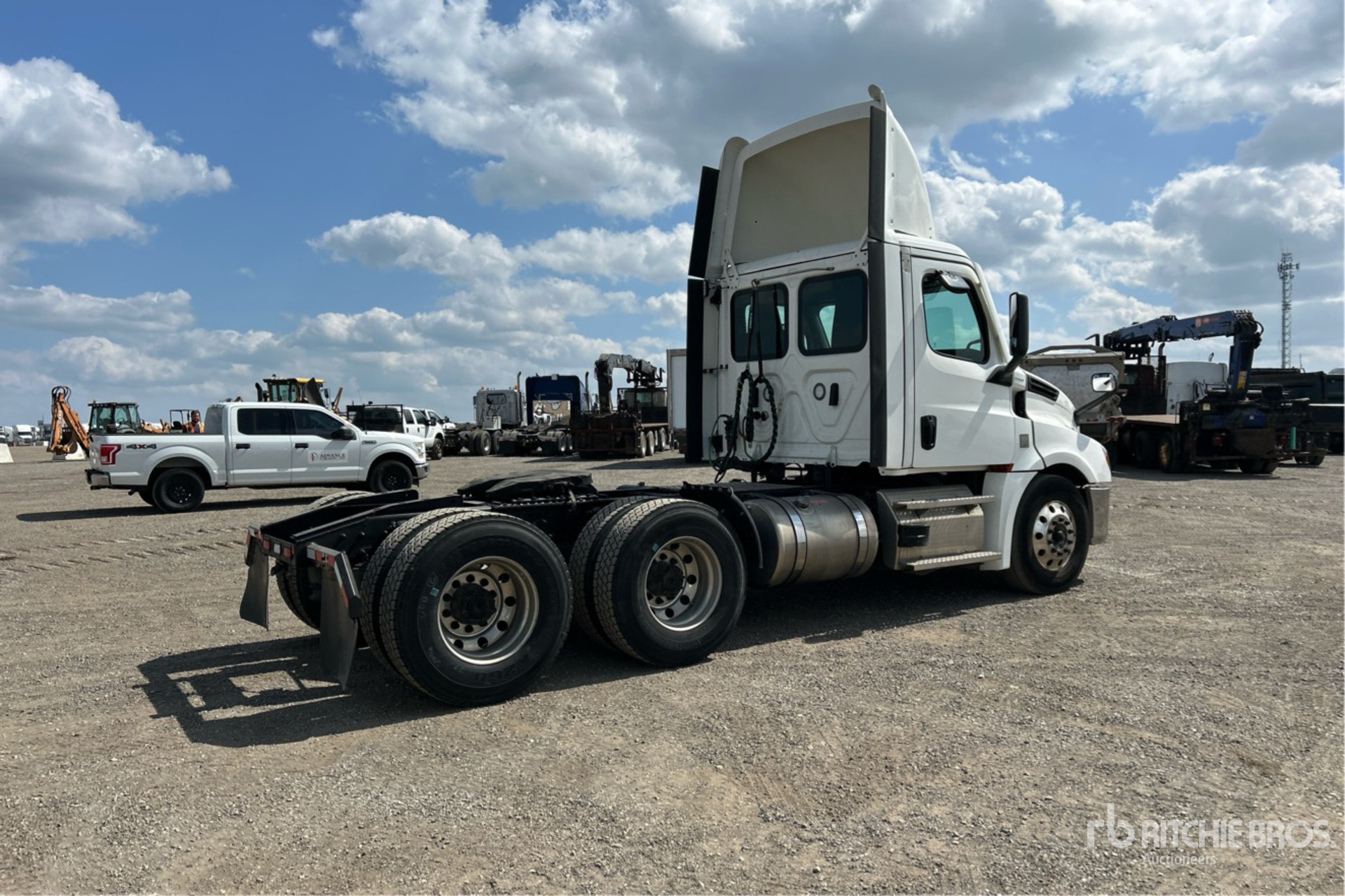 2023 Freightliner CASCADIA 126