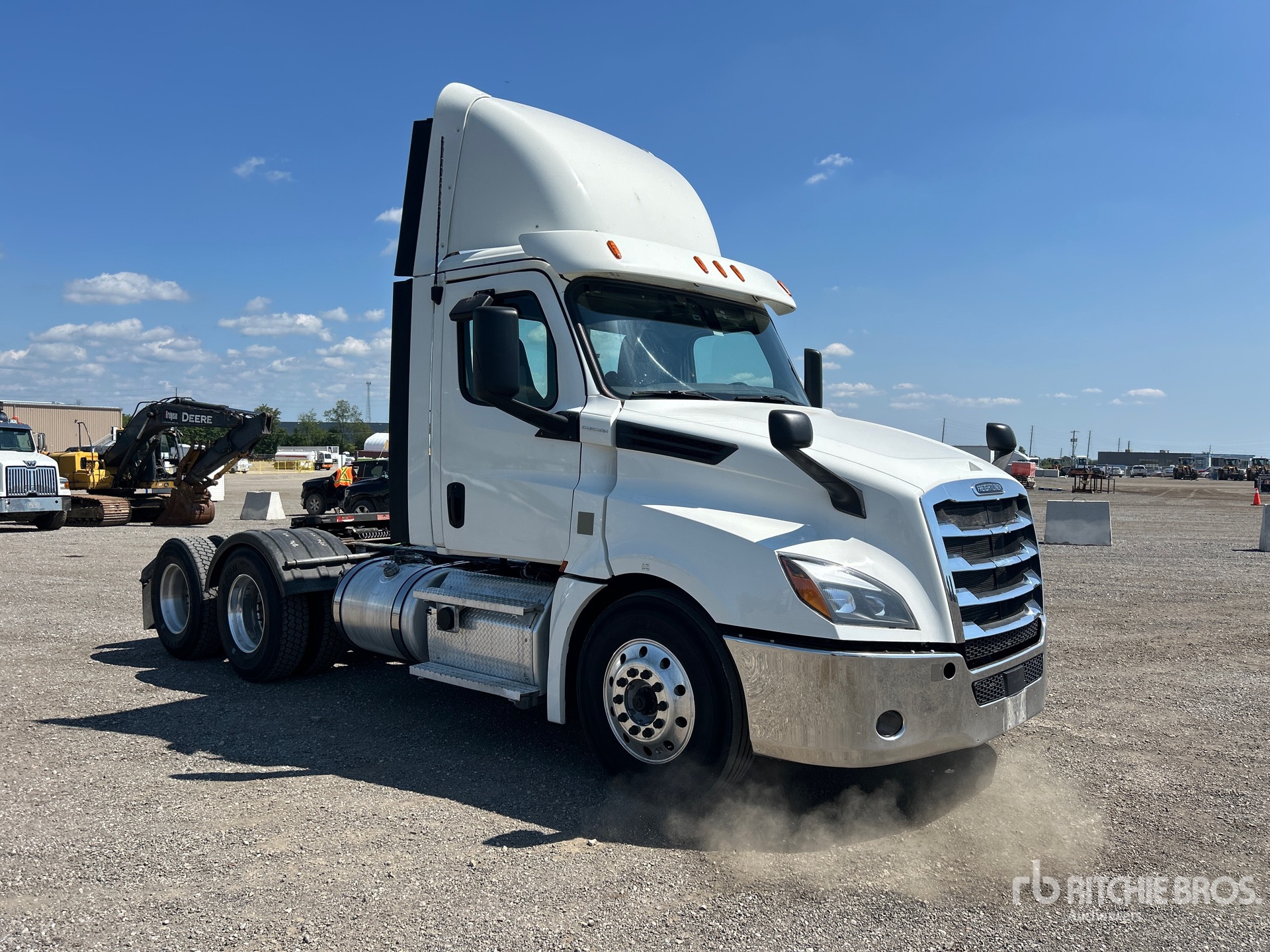 2020 Freightliner CASCADIA 126
