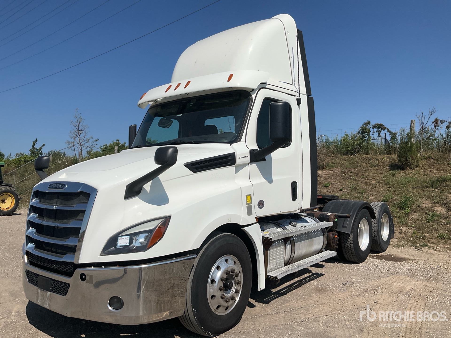 2020 Freightliner CASCADIA 126