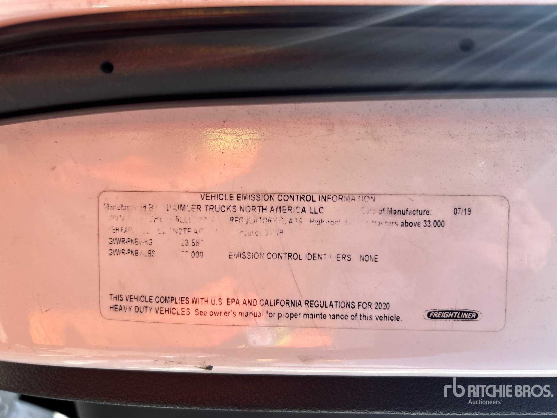 2020 Freightliner CASCADIA 126