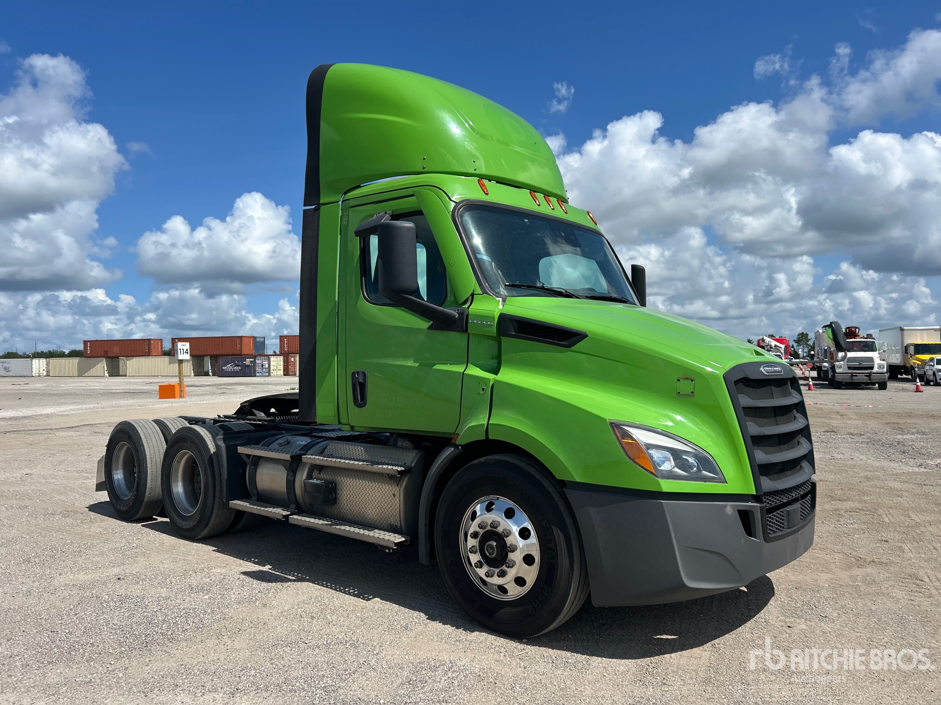 2021 Freightliner CASCADIA 116