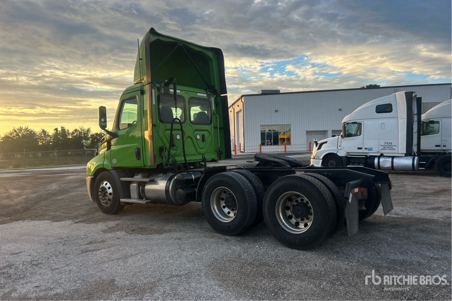 2022 Freightliner CASCADIA 116