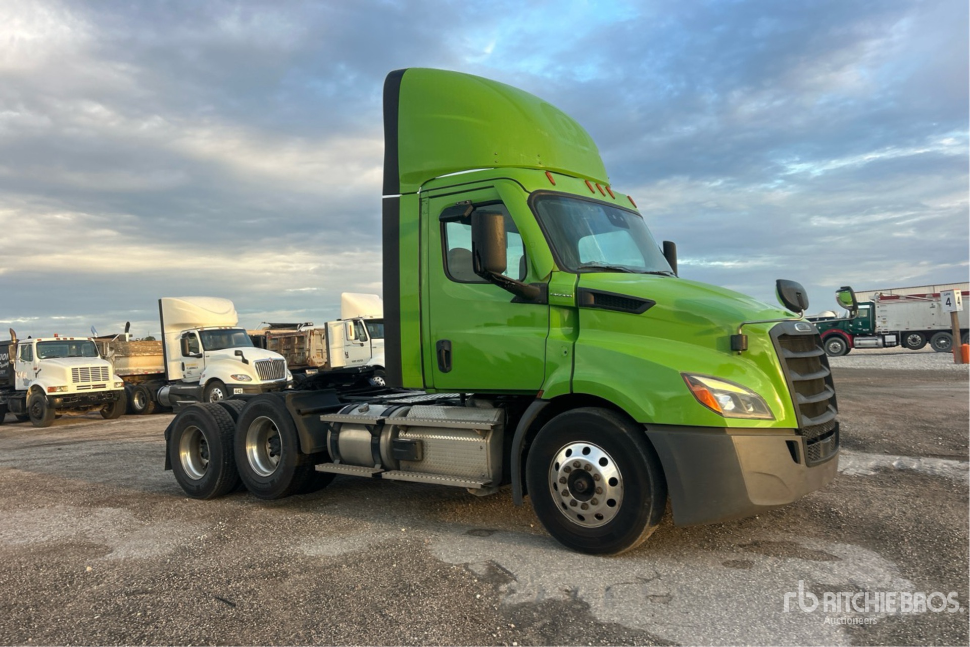 2022 Freightliner CASCADIA 116