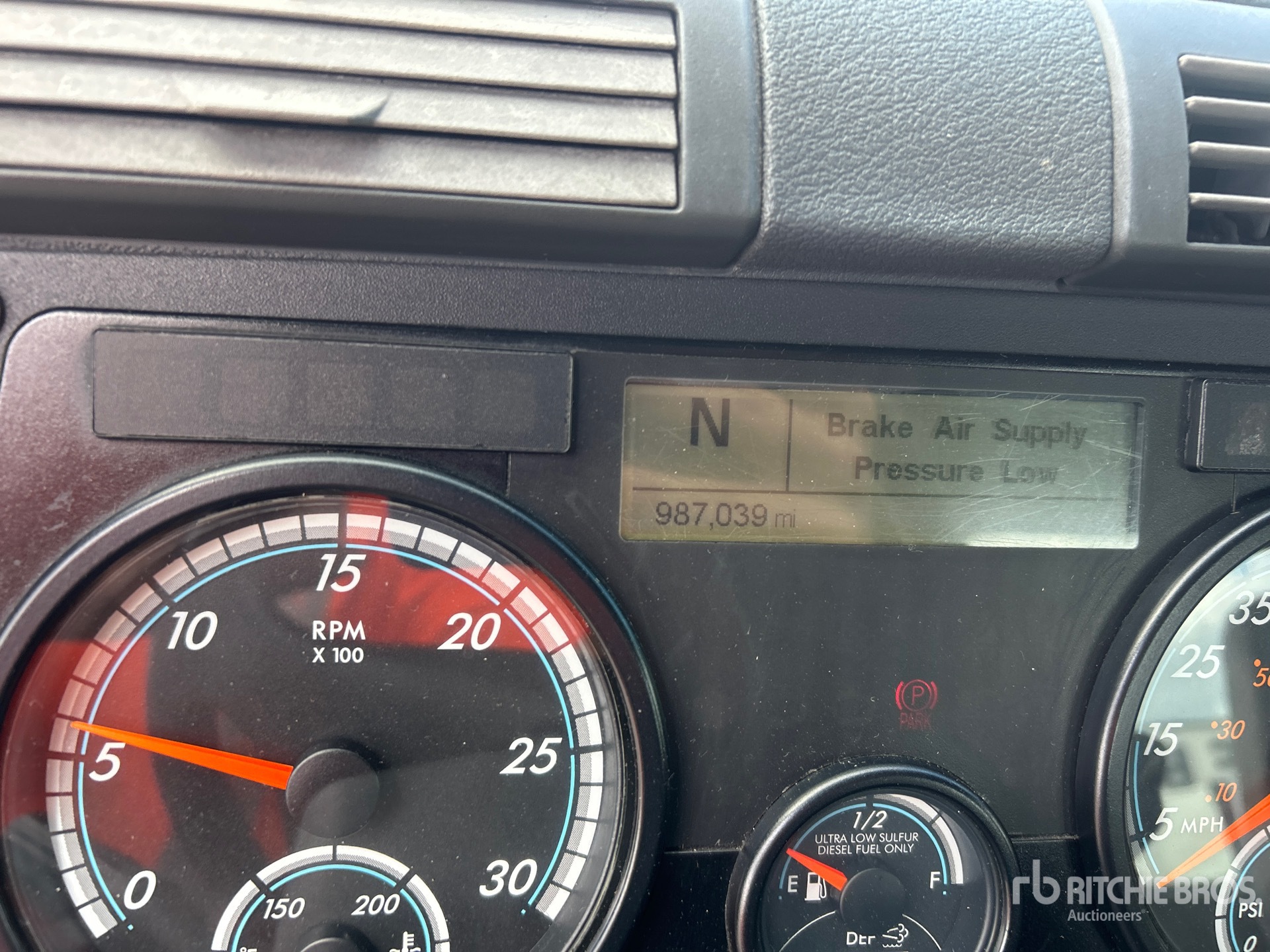 2019 Freightliner CASCADIA 113