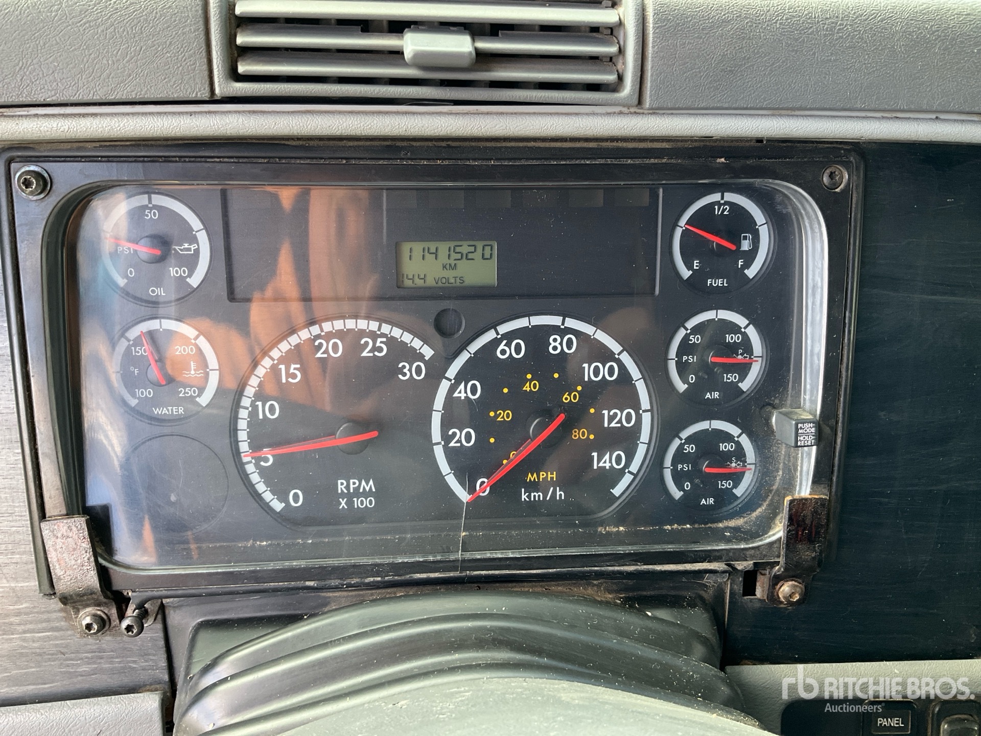 2006 Freightliner Columbia