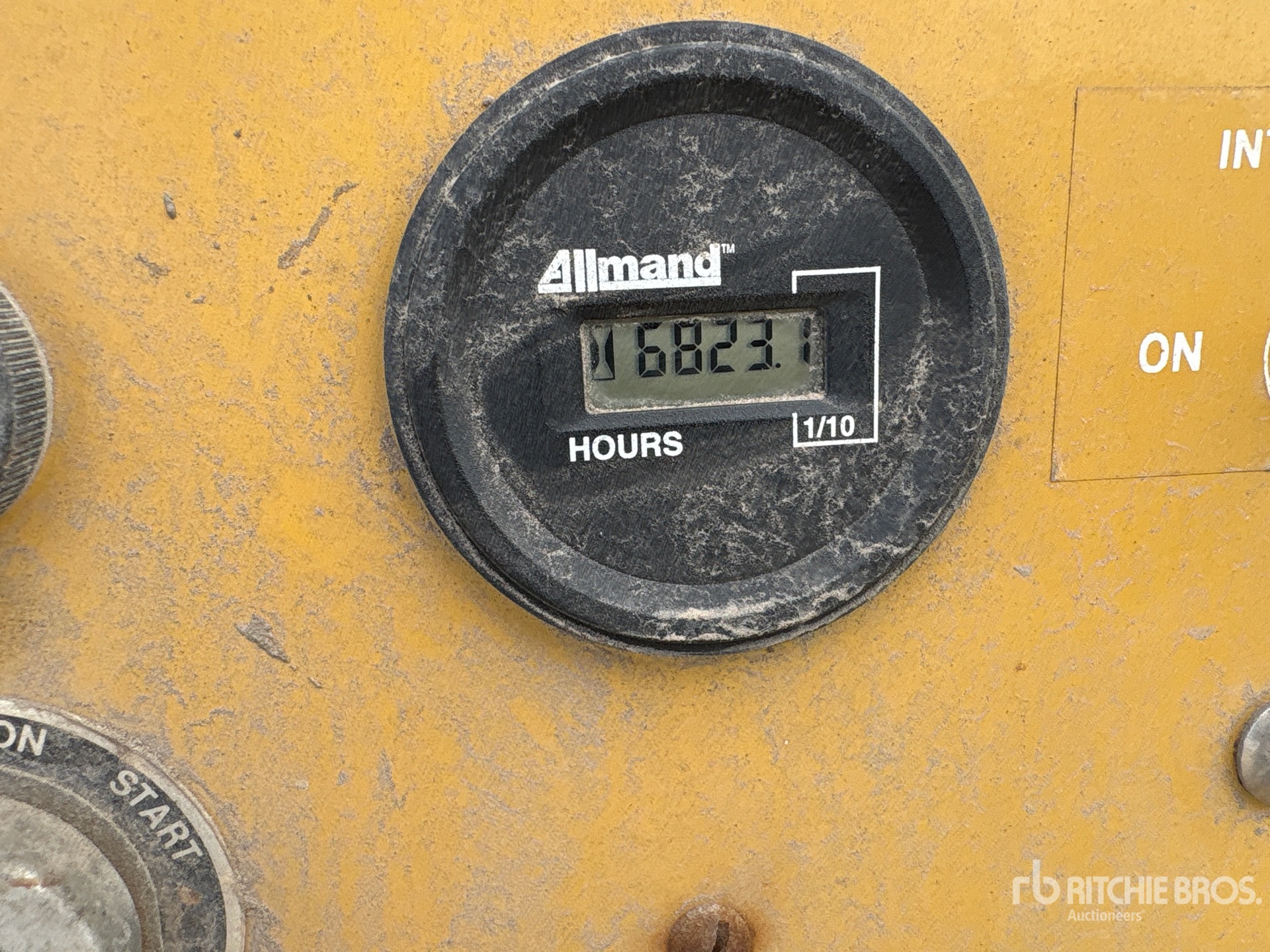 General Appearance with Hour Meter / Odometer