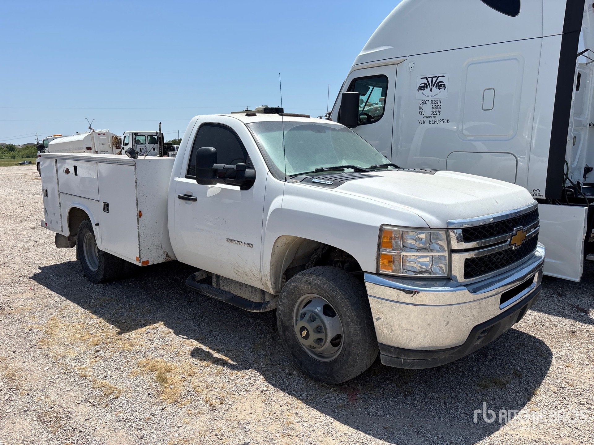 General Appearance with Picture, Right Front Corner