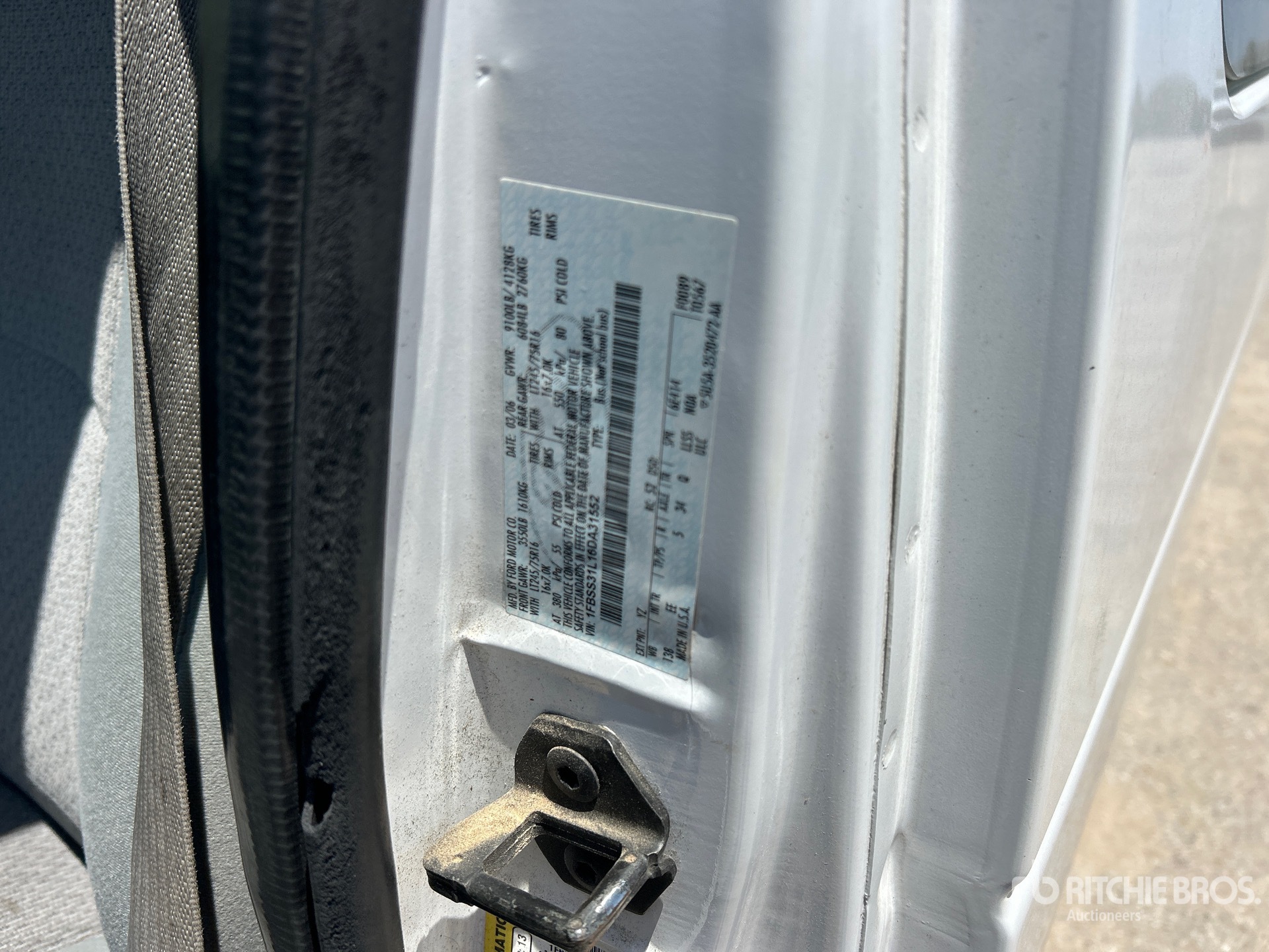 2006 Ford E-350