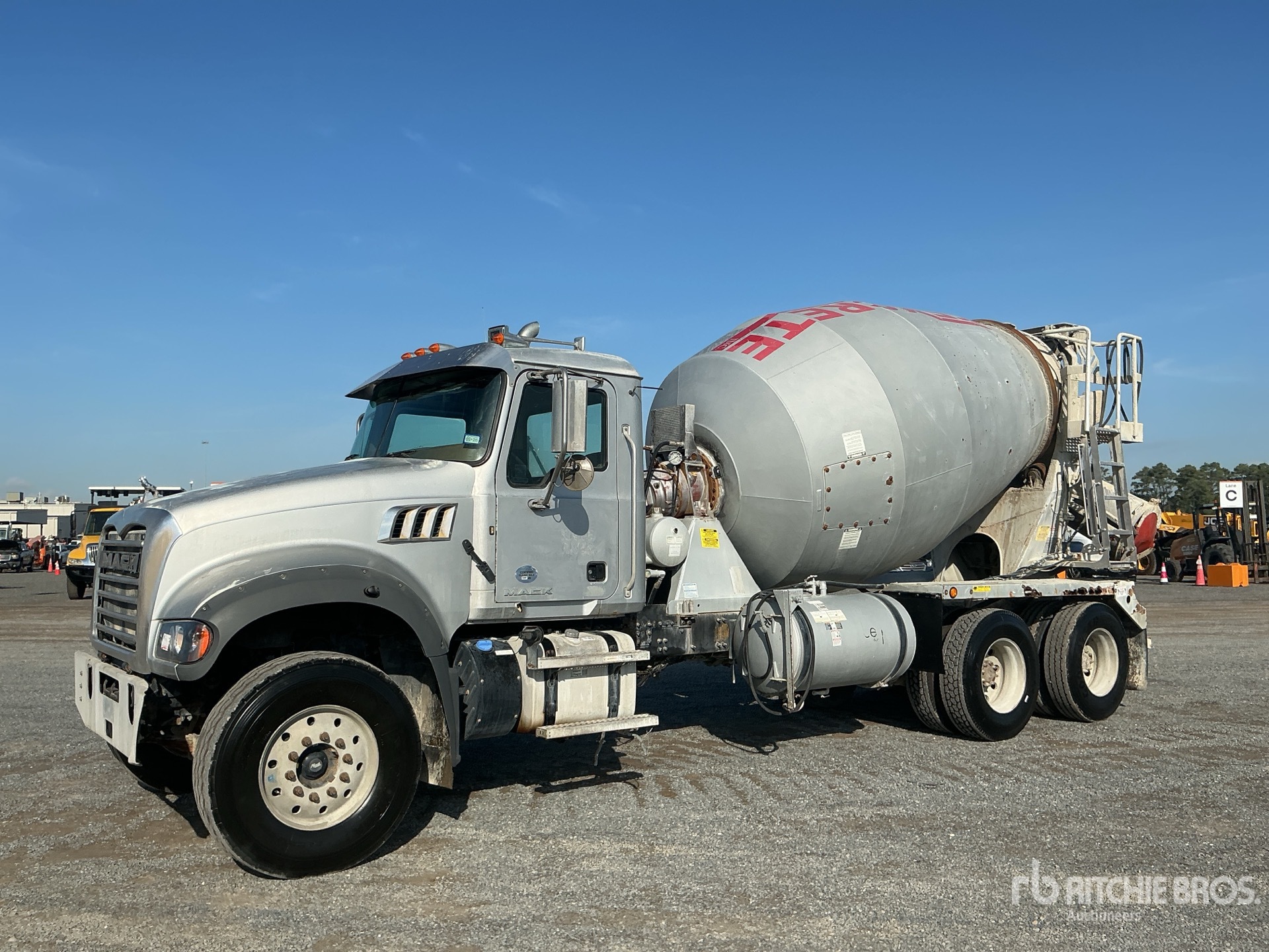 Photo of 2017 Mack GU713