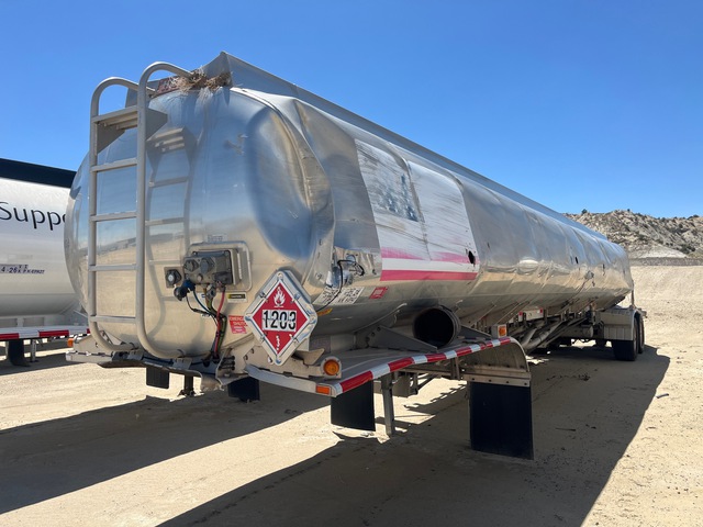 2011 Heil 9200 gal T/A Tanker Trailer