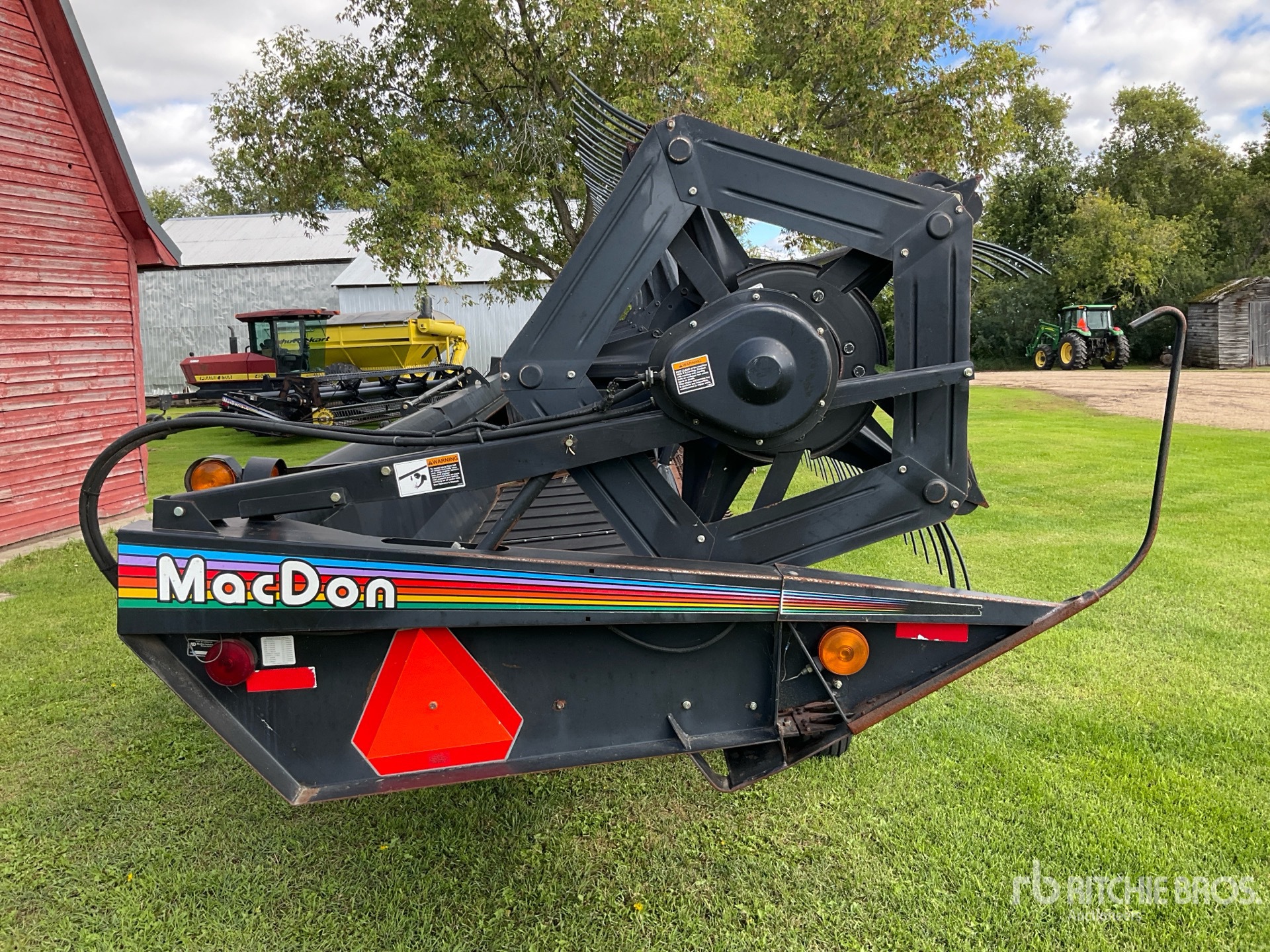 1998 Macdon 962