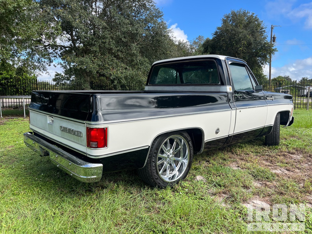 General Appearance with Picture, Right Rear Corner