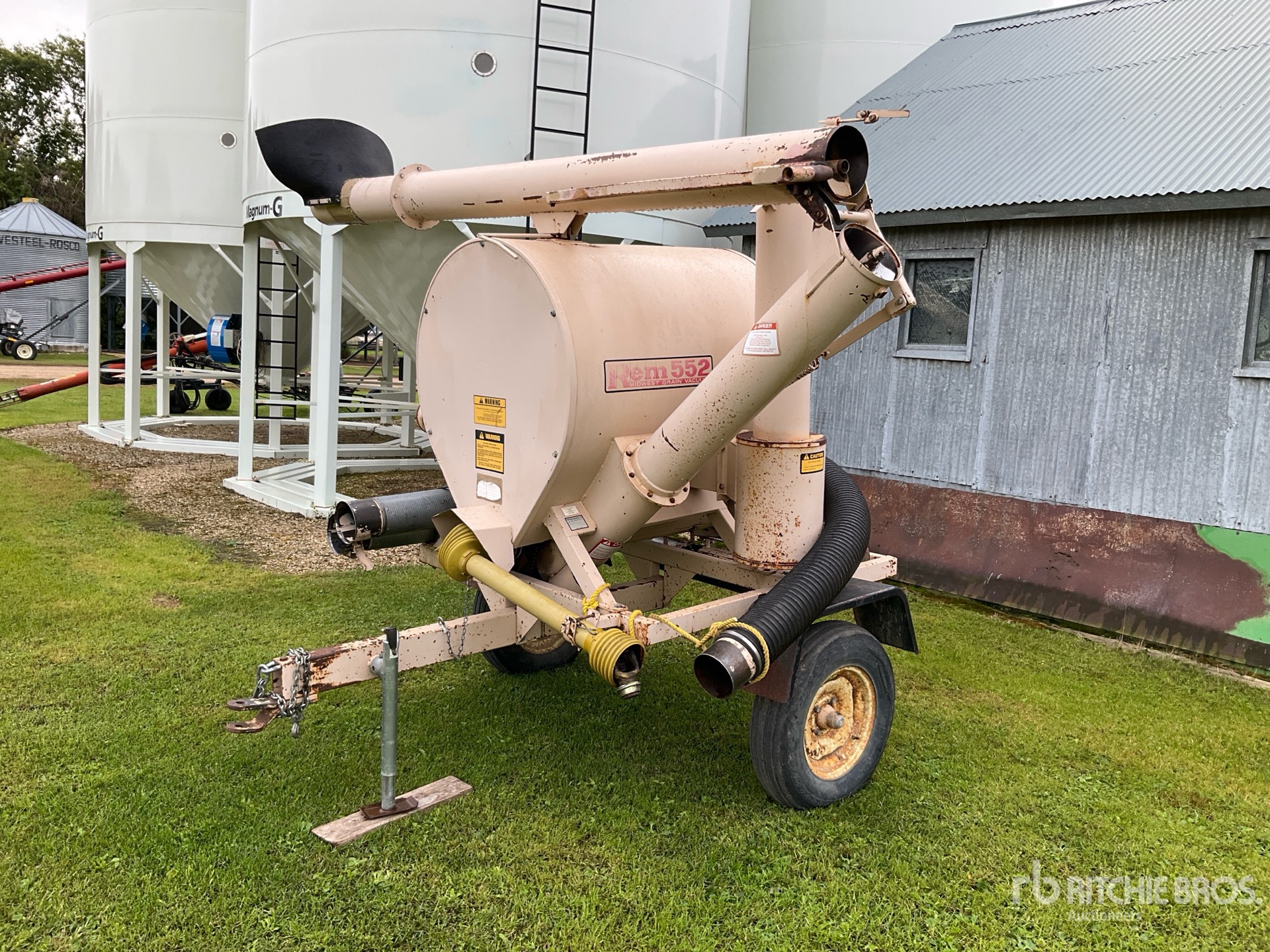 Photo of 1995 REM 552