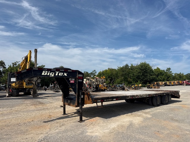 2017 Big Tex 22GN-25BK+5MR 30 ft T/A Gooseneck Equipment Trailer