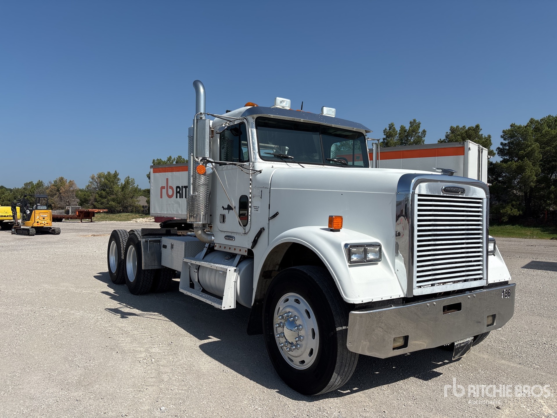 2003 Freightliner FLD 120