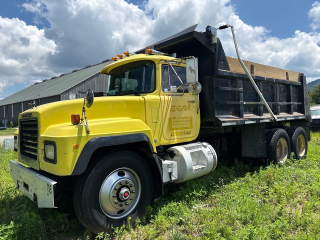 1997 Mack RD688S 6x4 T/A Dump Truck