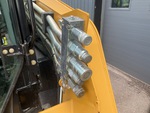 Hydraulics with Auxiliary Hydraulic Plumbing