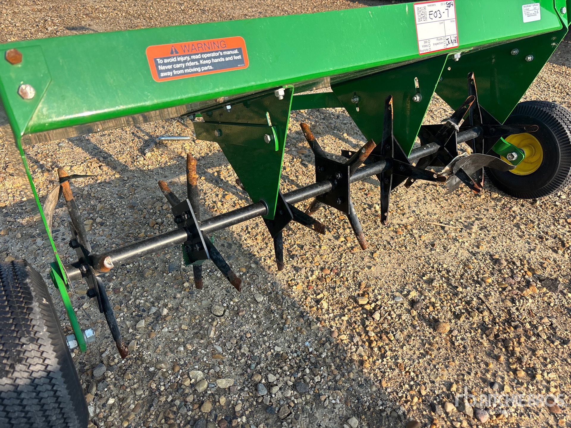 John Deere 40 IN AERATOR