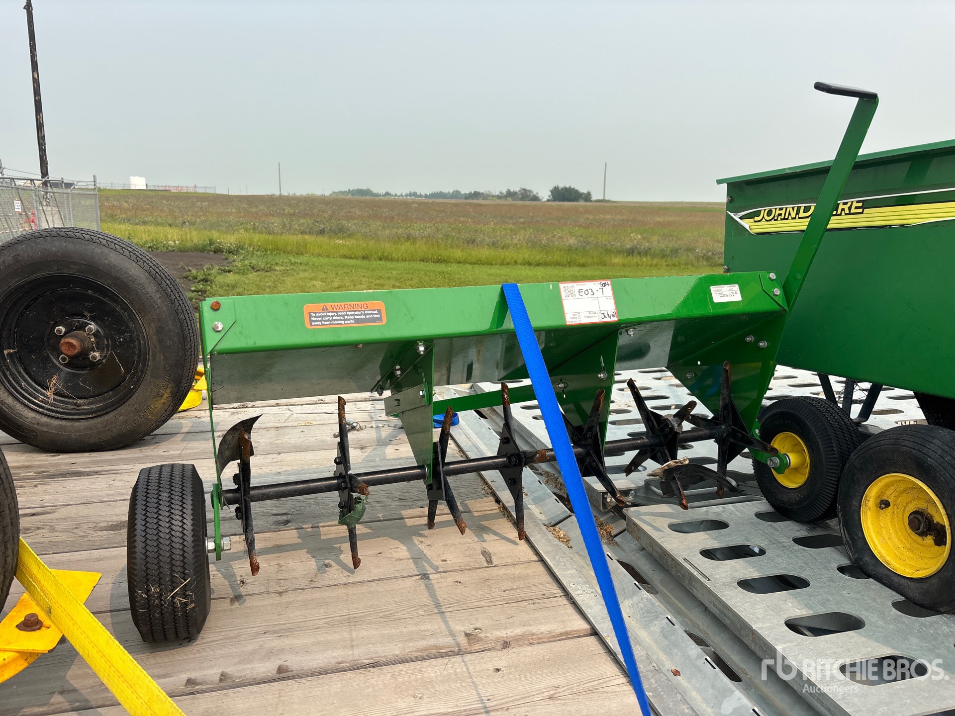 John Deere 40 IN AERATOR