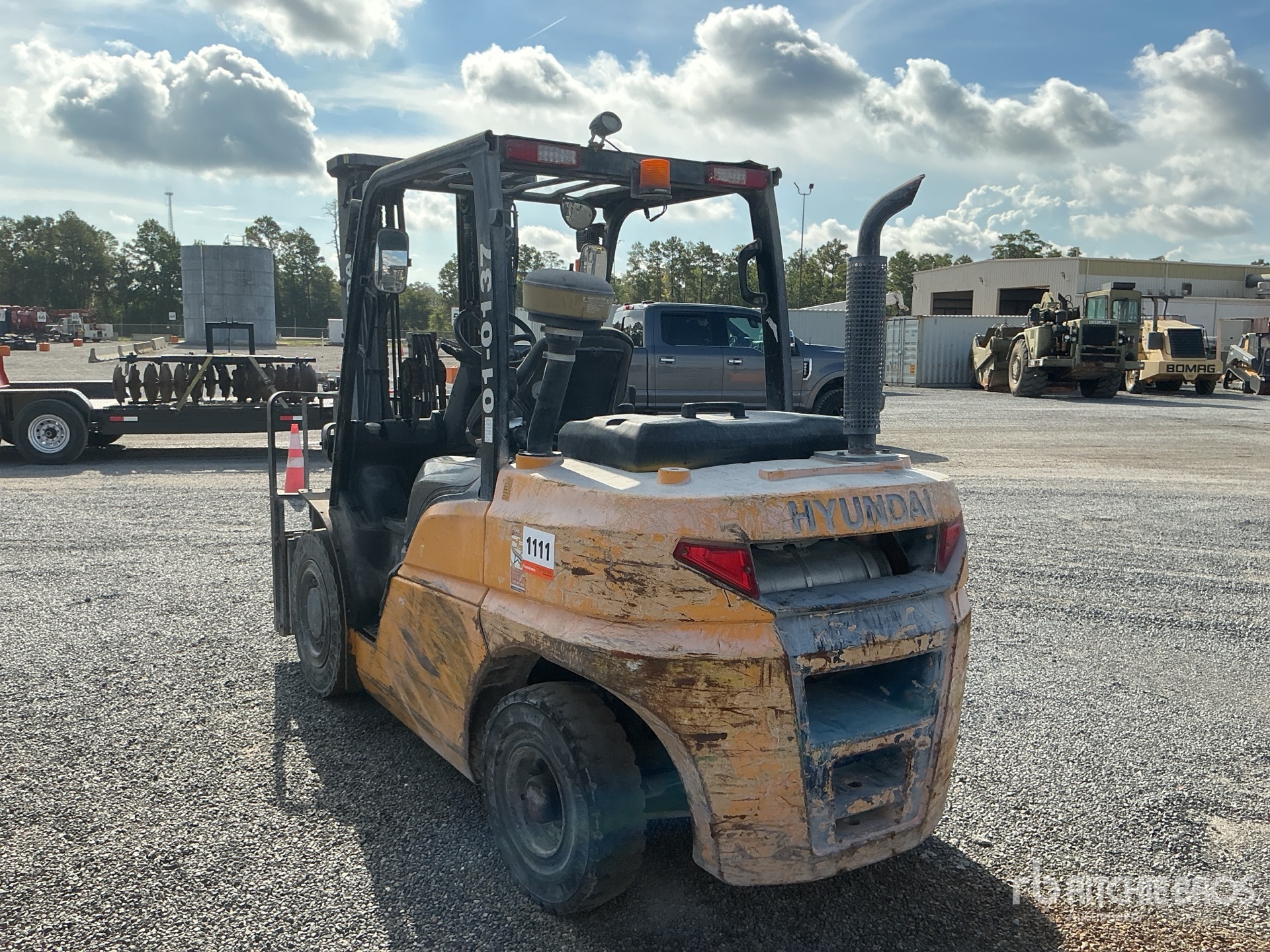 2018 Hyundai 9000 LB PNEUMATIC TIRE