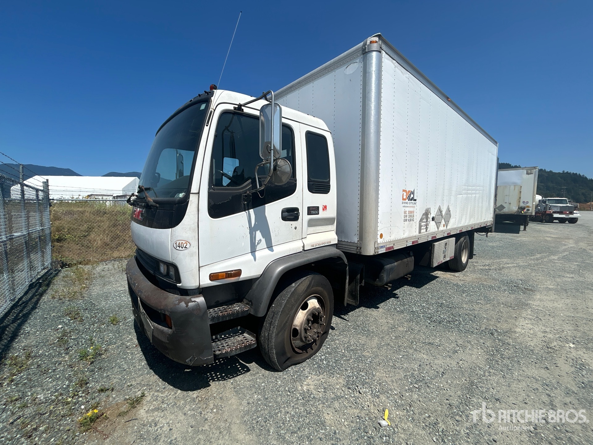 2002 GMC T7500