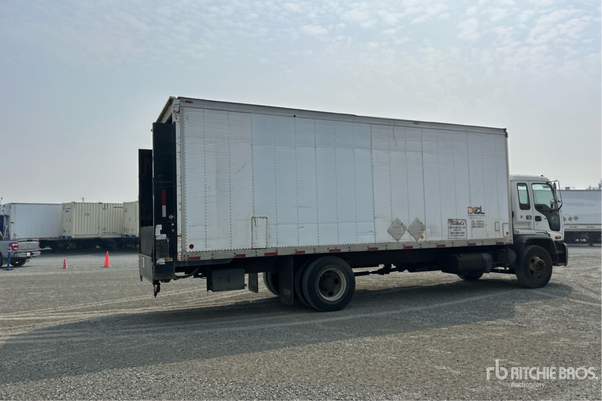 2002 GMC T7500