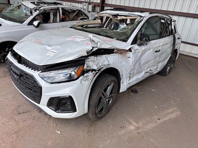 2023 Audi Q5 e Hybrid AWD SUV (Inoperable) 2023 Audi Q5 e Hybrid AWD SUV (Inoperable)