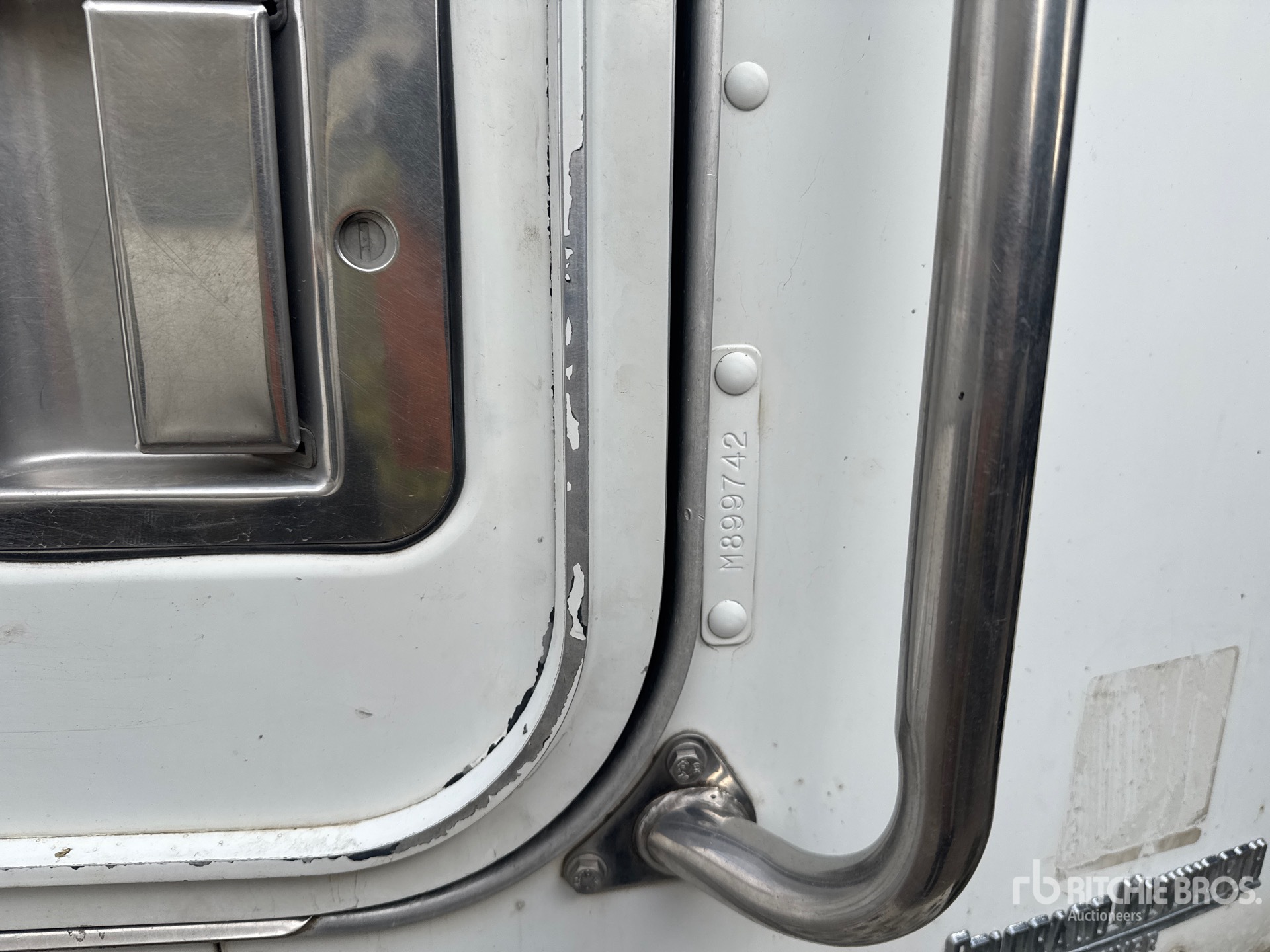 2003 Kenworth T300