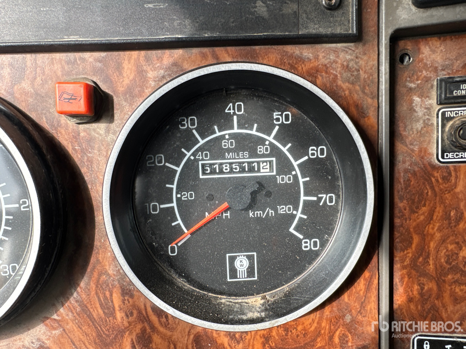 2003 Kenworth T300