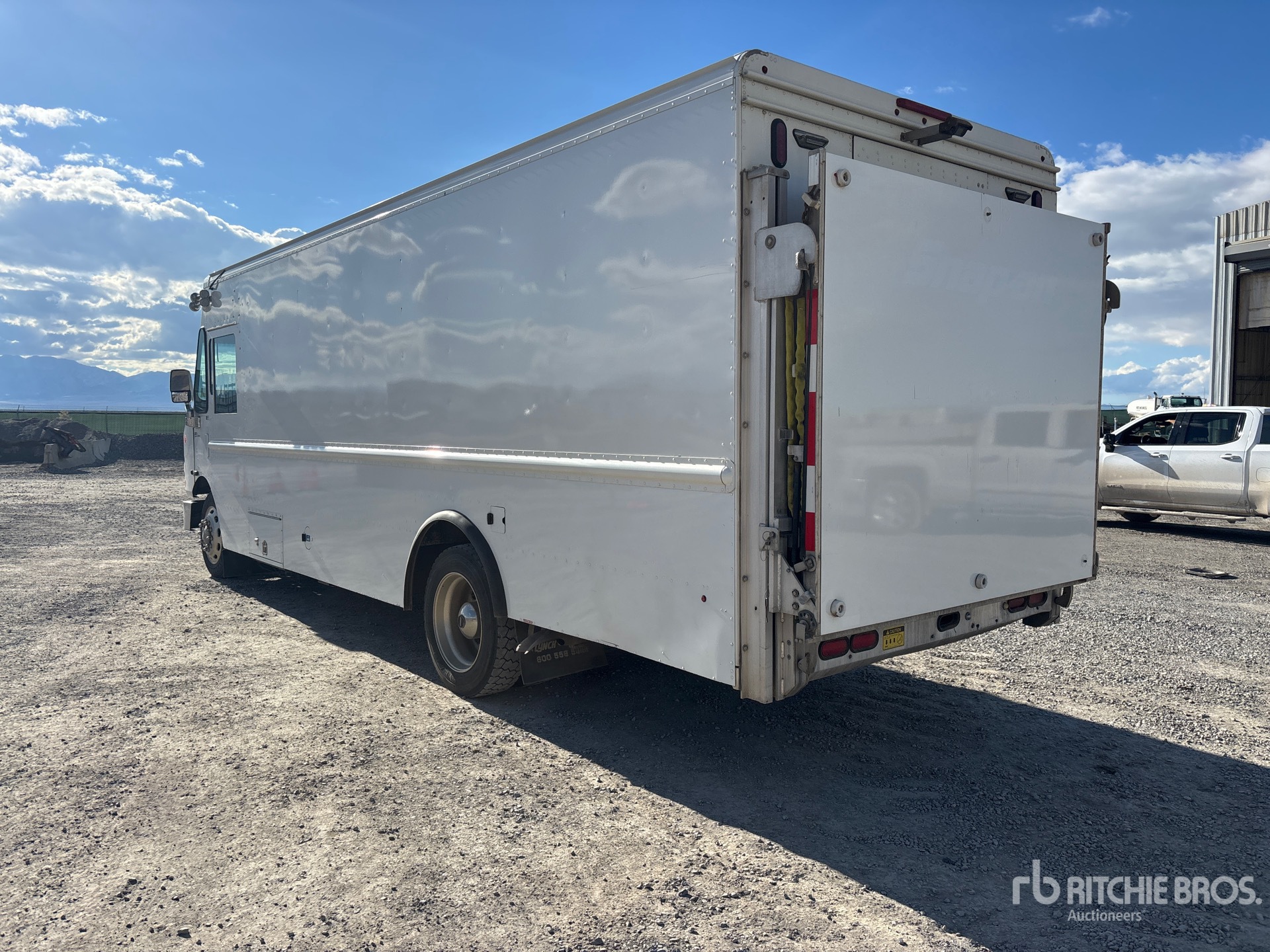 2017 Freightliner MT55