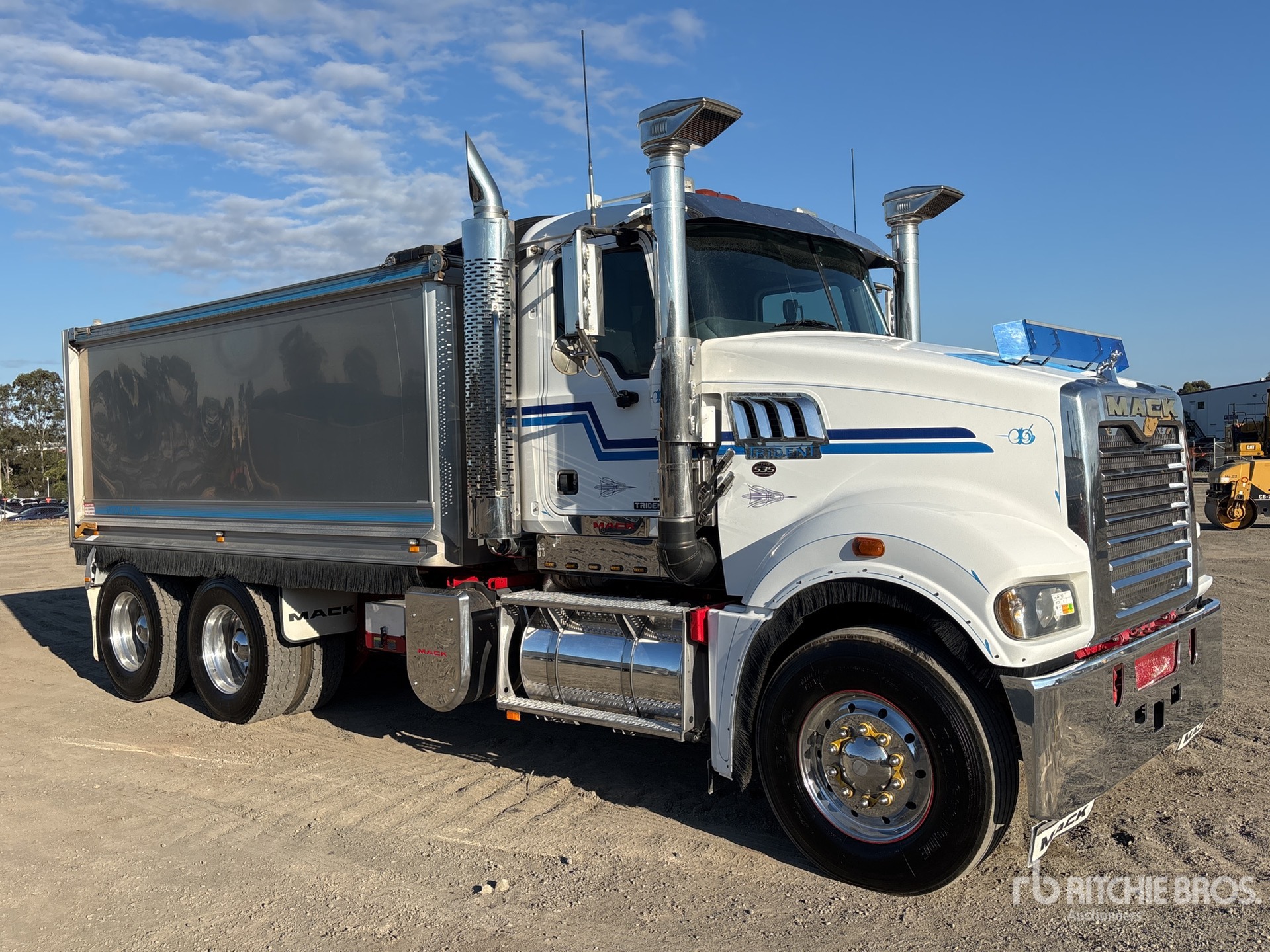 2019 Mack CMHR TRIDENT