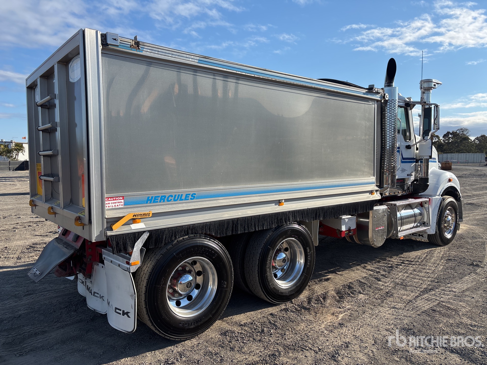 2019 Mack CMHR TRIDENT