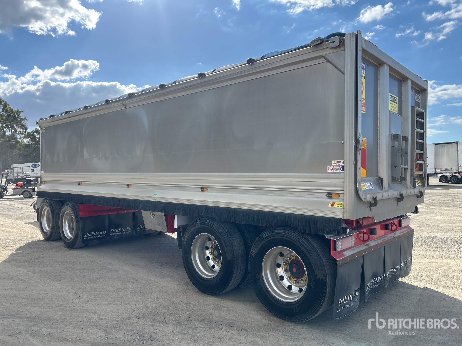 General Appearance with Picture, Right Rear Corner