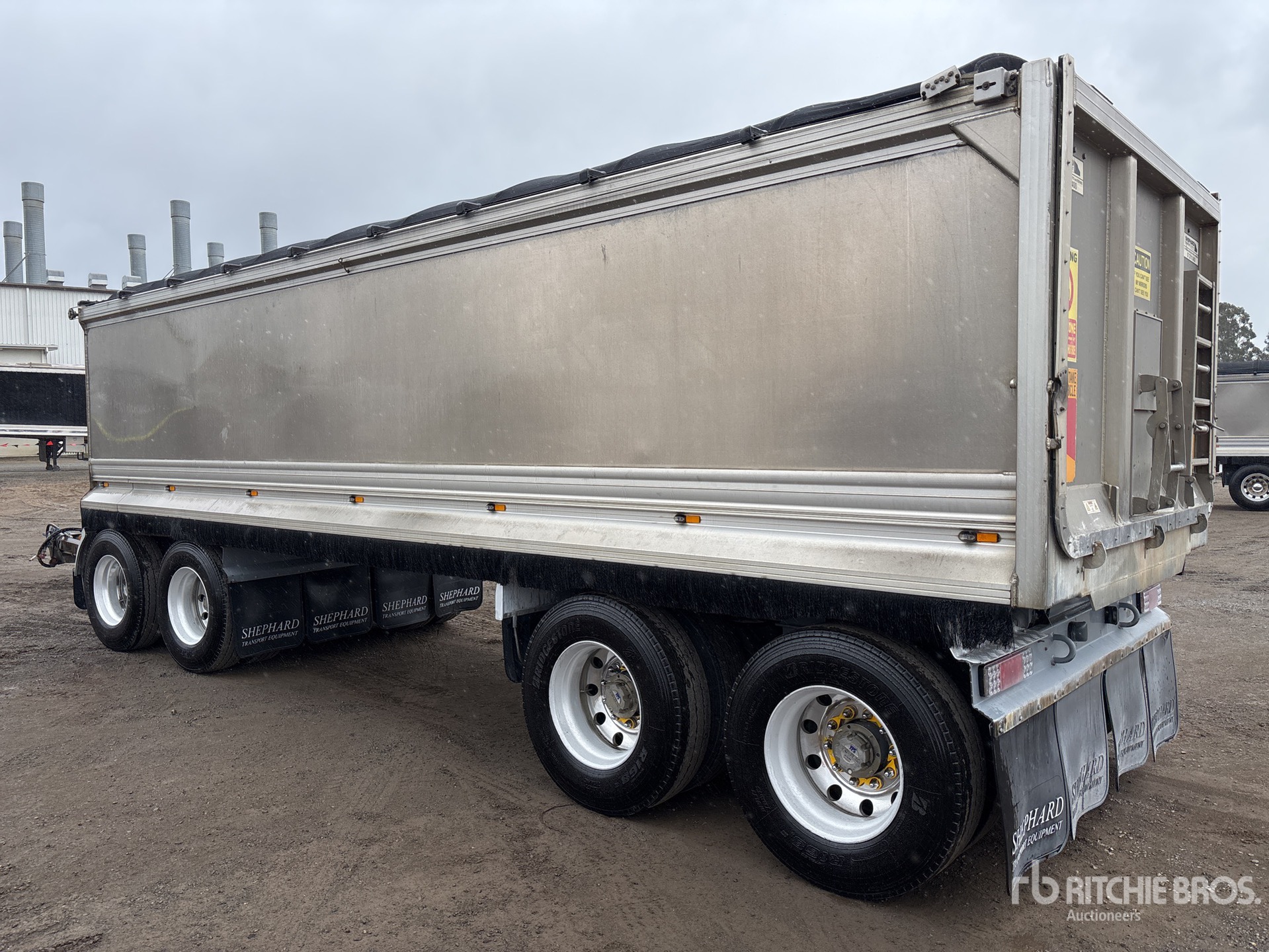 General Appearance with Picture, Right Rear Corner