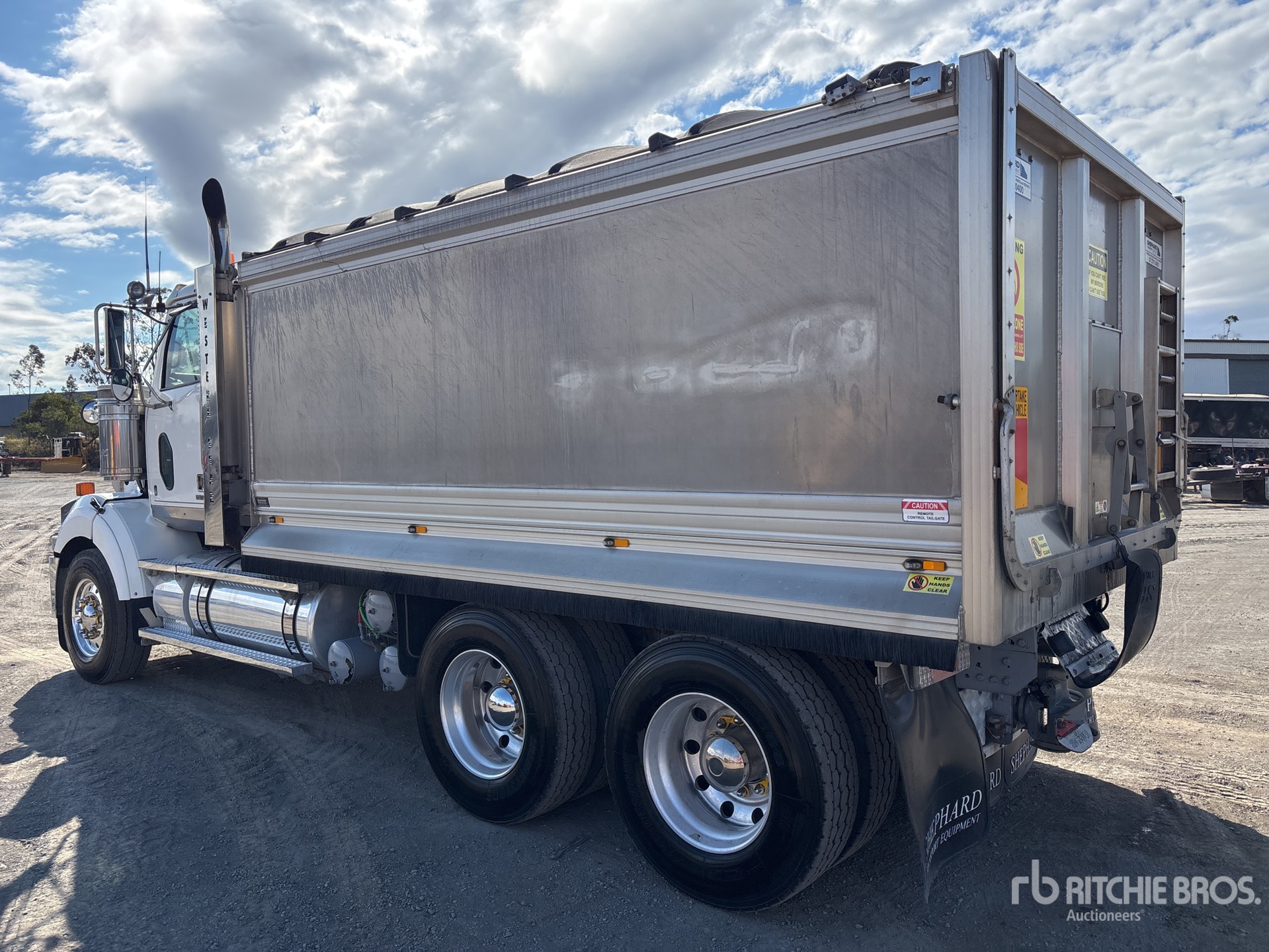 General Appearance with Picture, Right Rear Corner