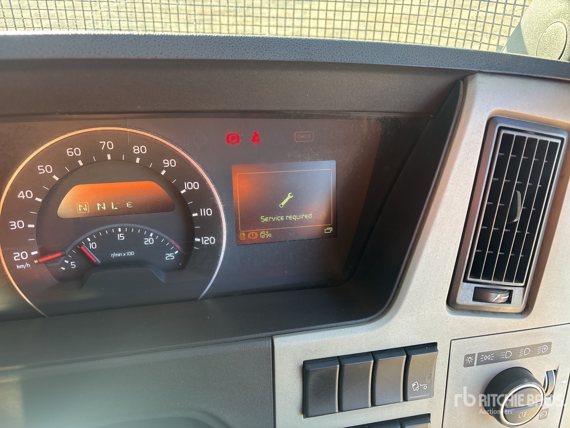 2019 Volvo FM540