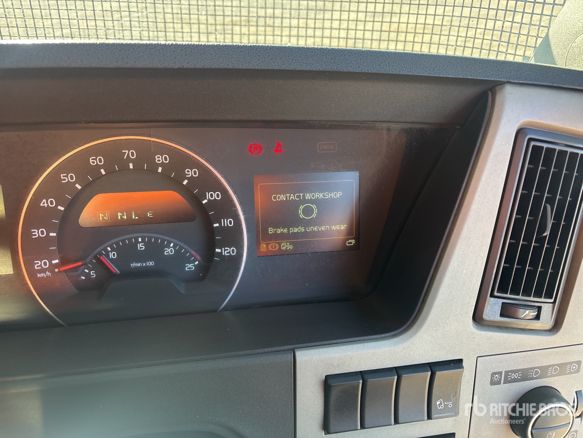 2019 Volvo FM540