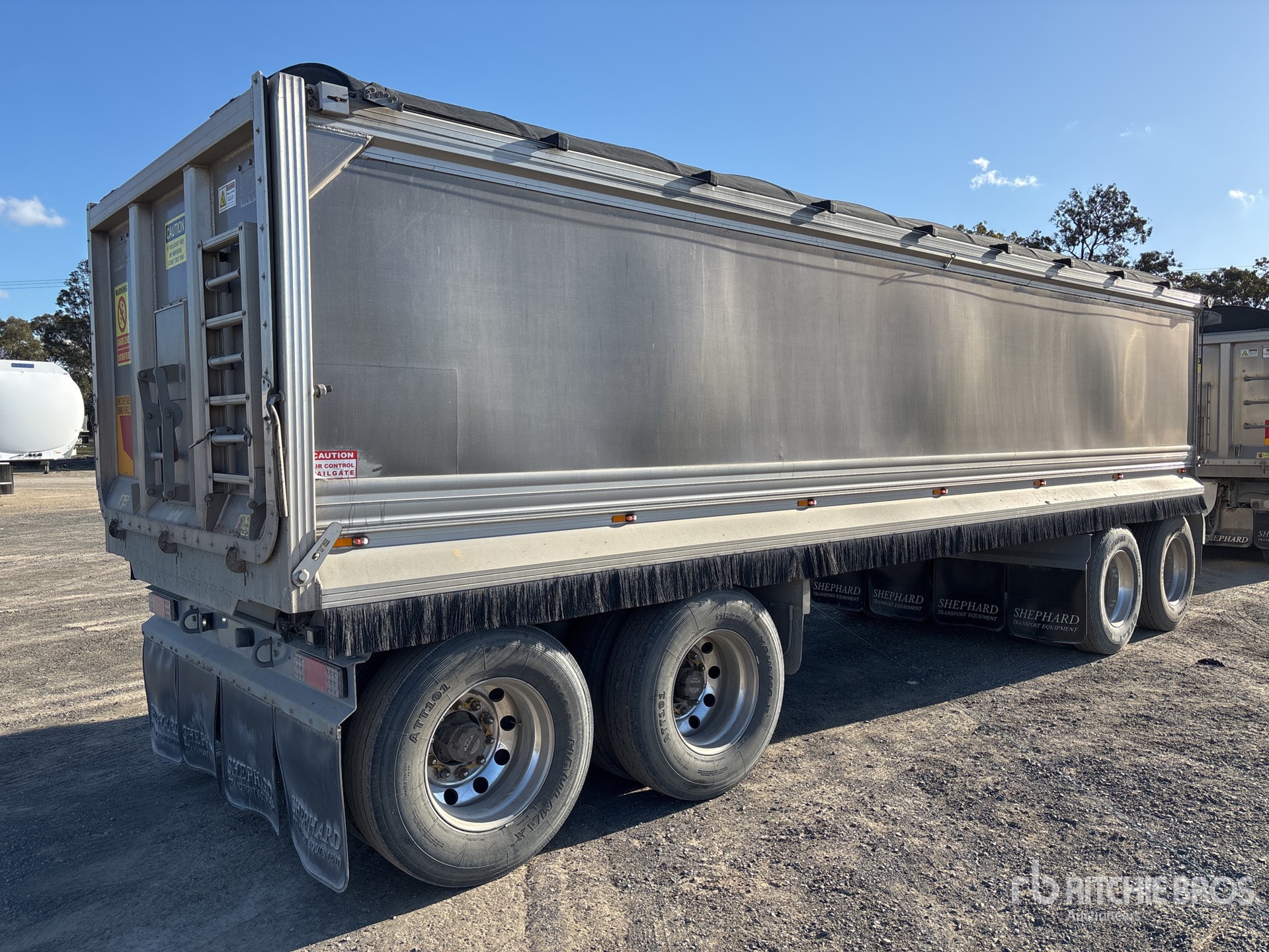 General Appearance with Picture, Left Rear Corner