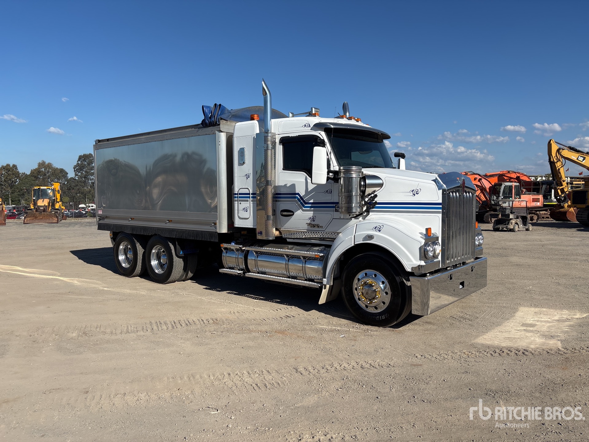2022 Kenworth T610SAR