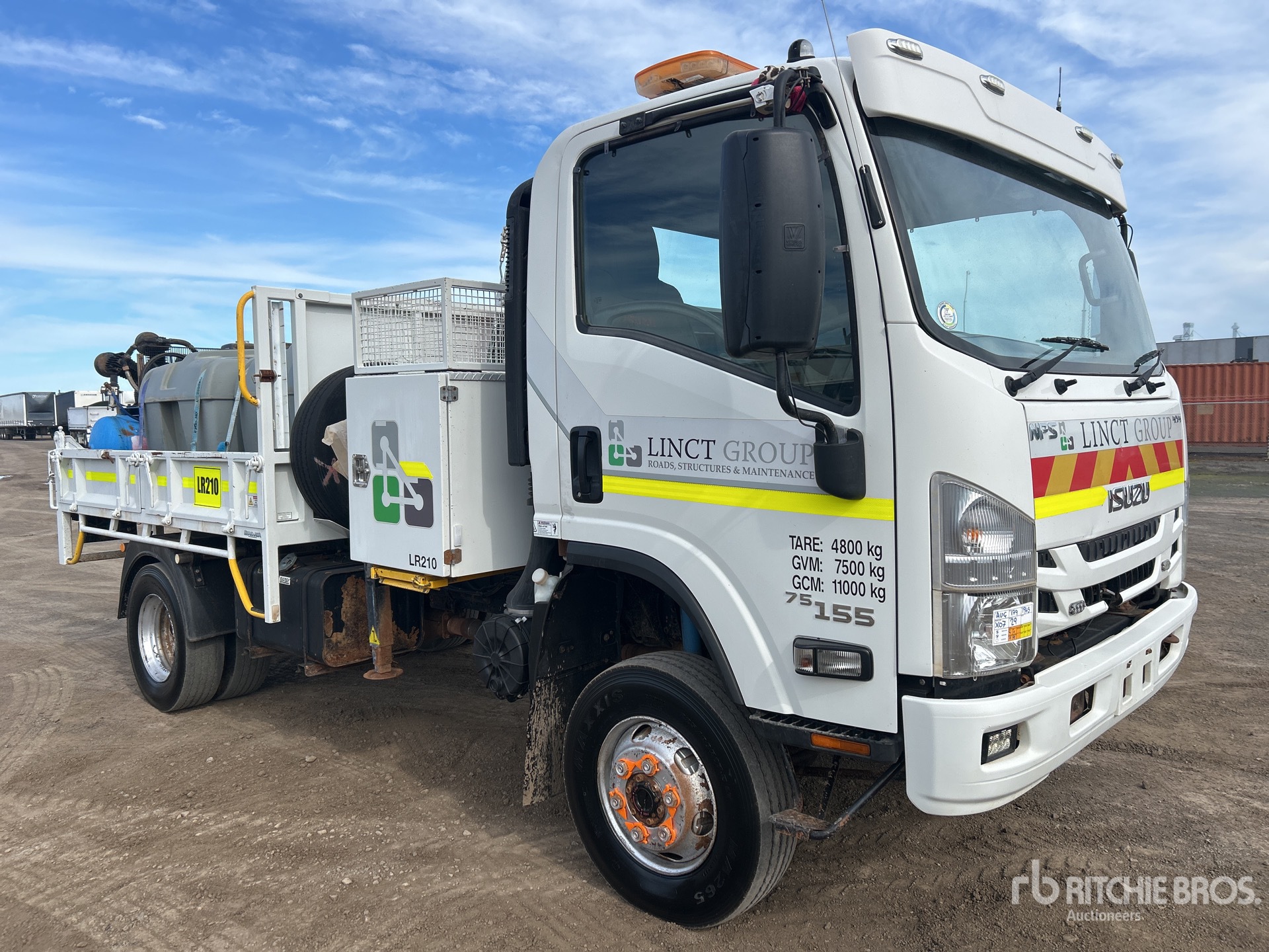 2017 Isuzu NPS 75-155