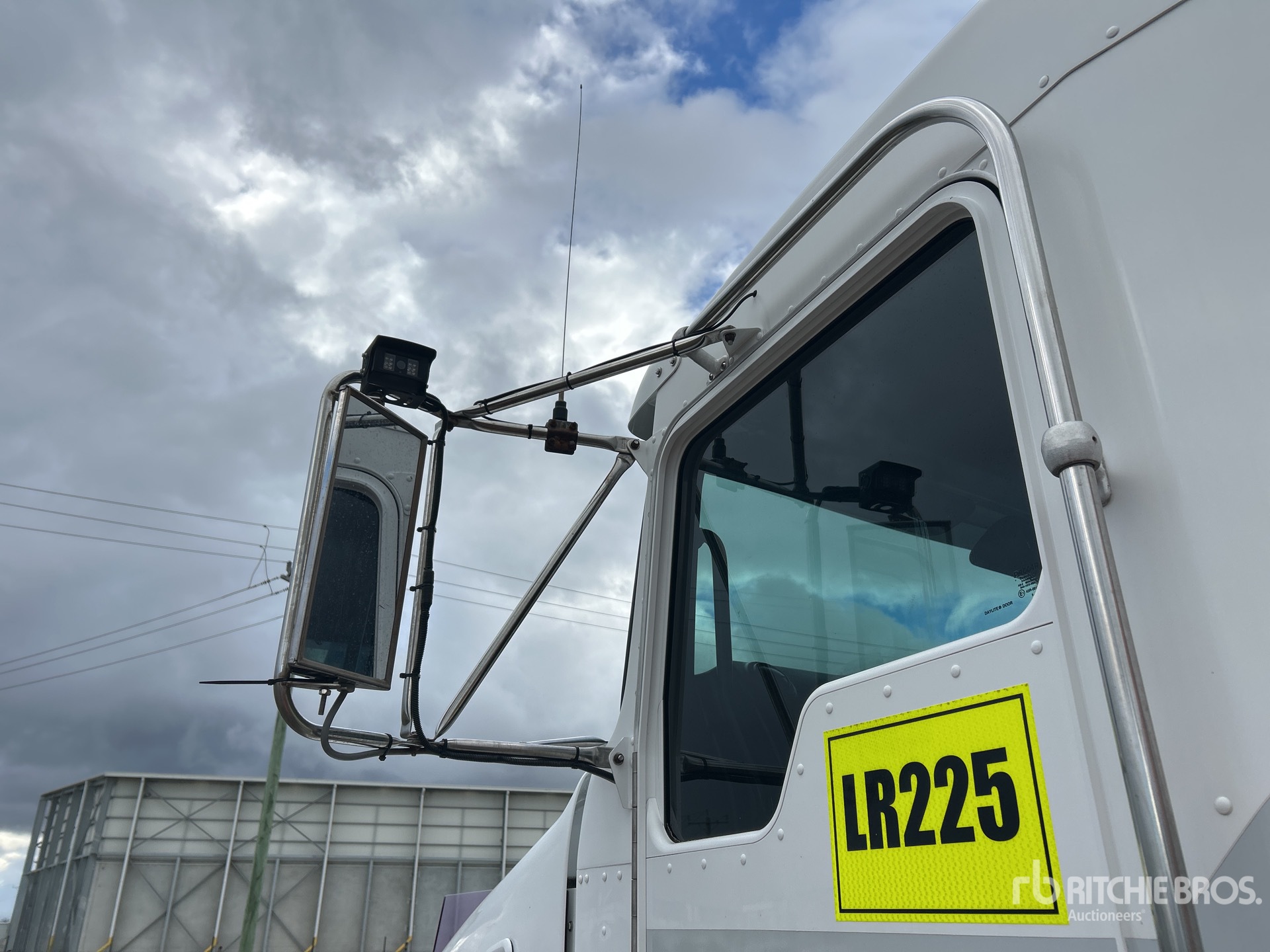 2016 Kenworth T359