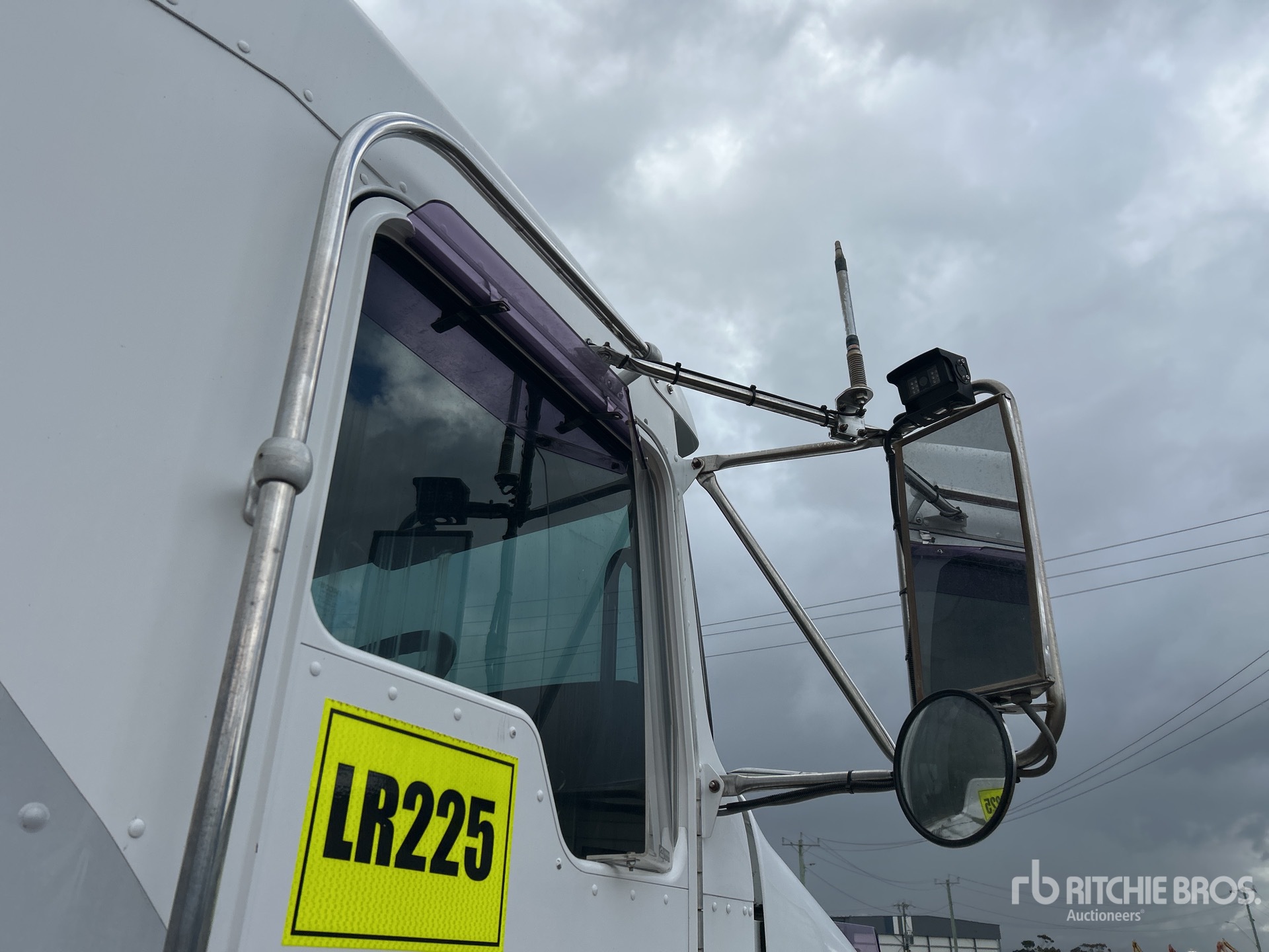 2016 Kenworth T359