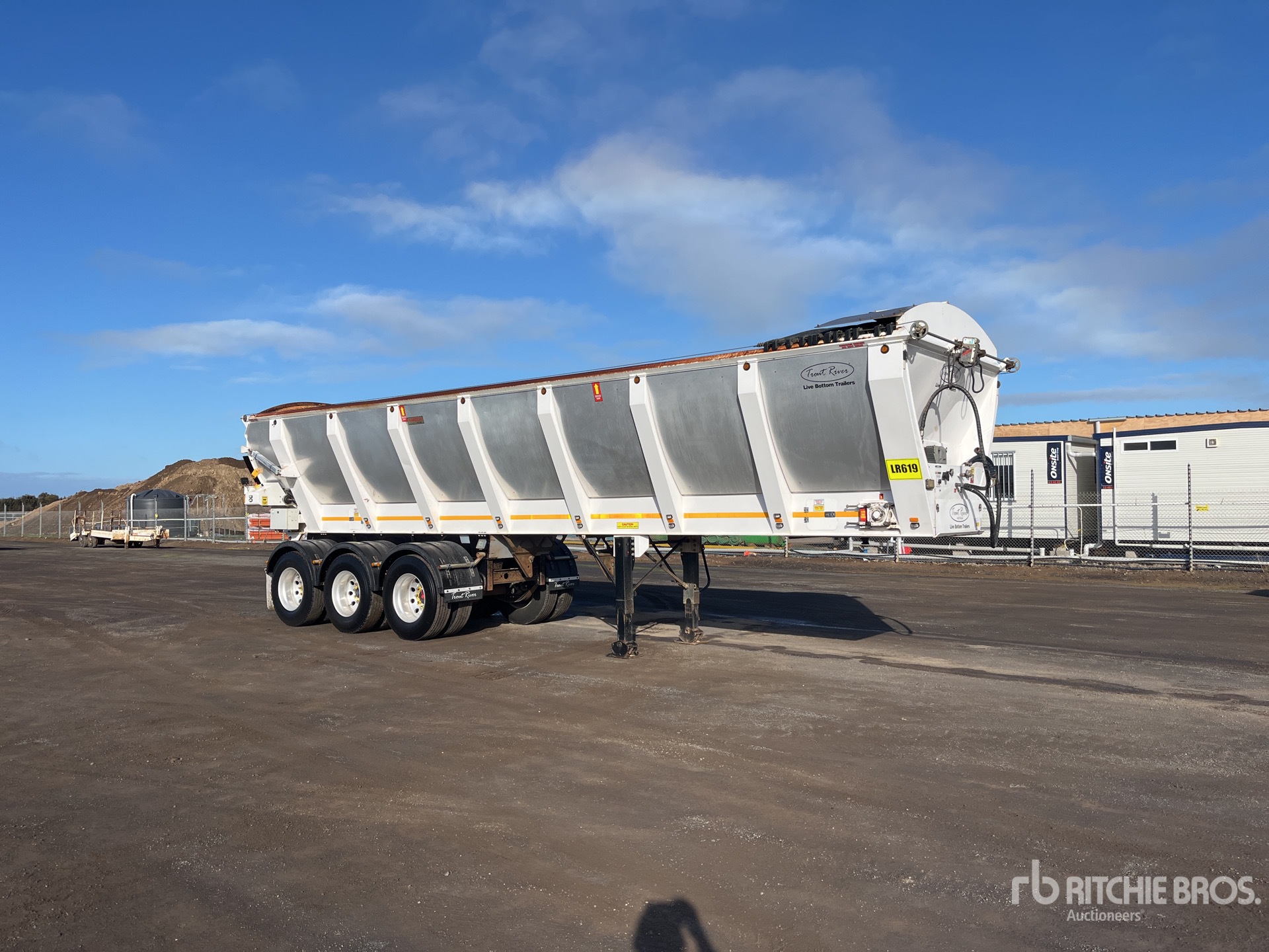 2020 Trout River 9.9 m Tri/A