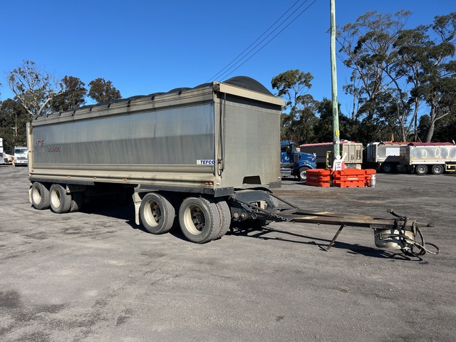 2017 Tefco 8 m Quad Dog Tipping Trailer