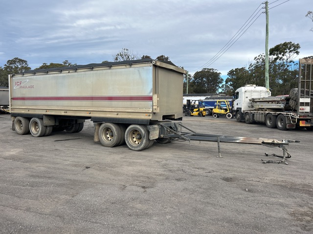 2022 Brentwood Trailers 8.2 m Quad Dog Tipping Trailer