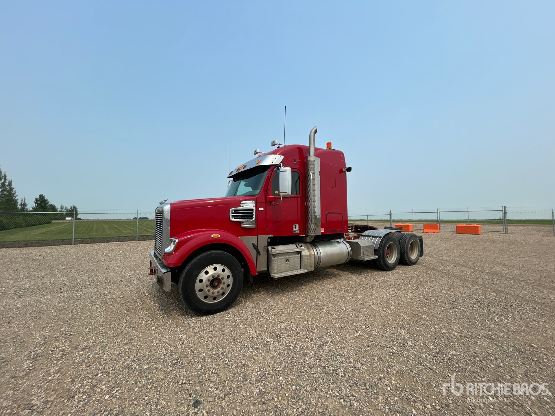 2015 Freightliner SD122