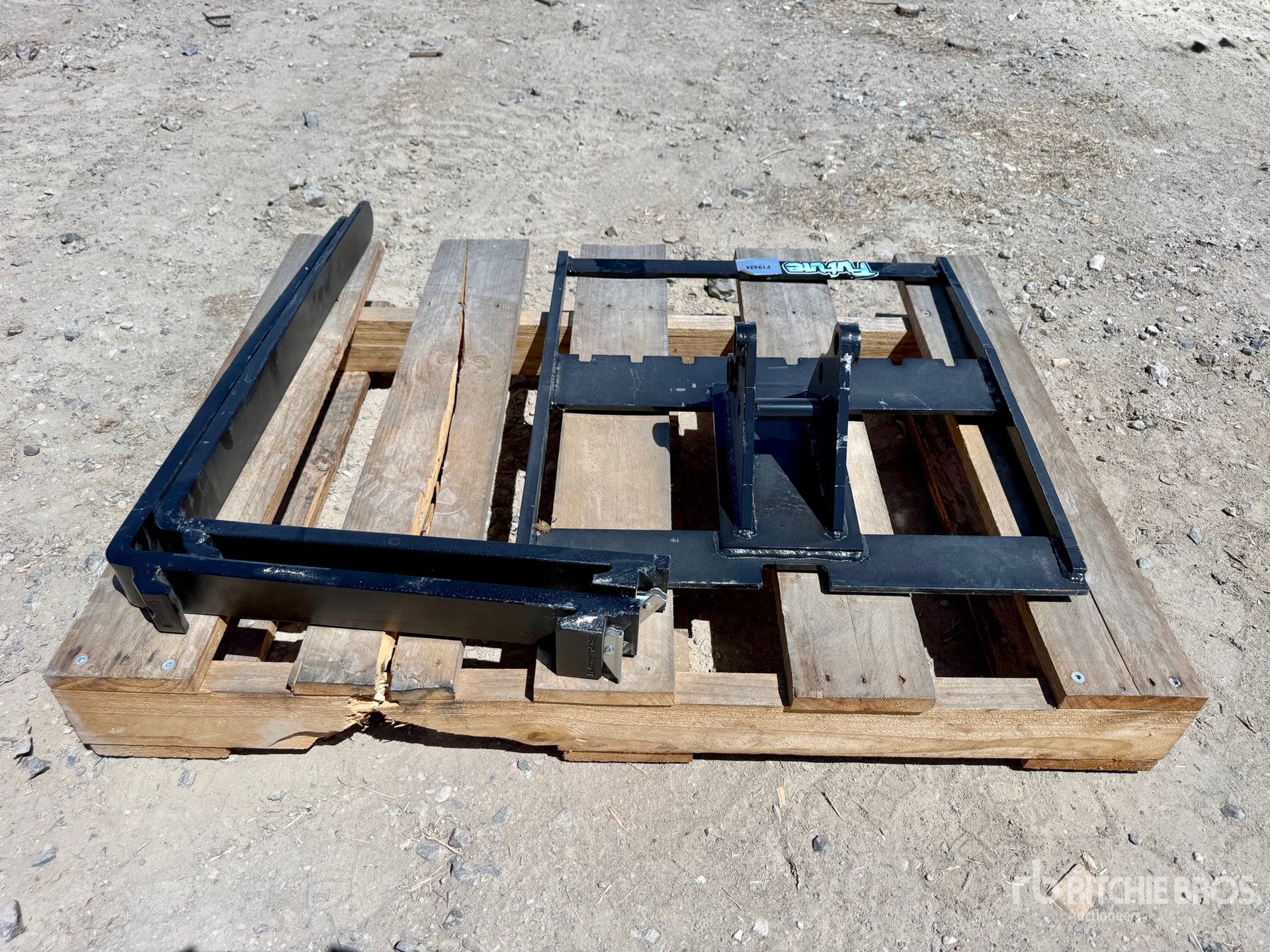 2026 GIYI CRAWLER EXCAVATOR Forks (Unused)