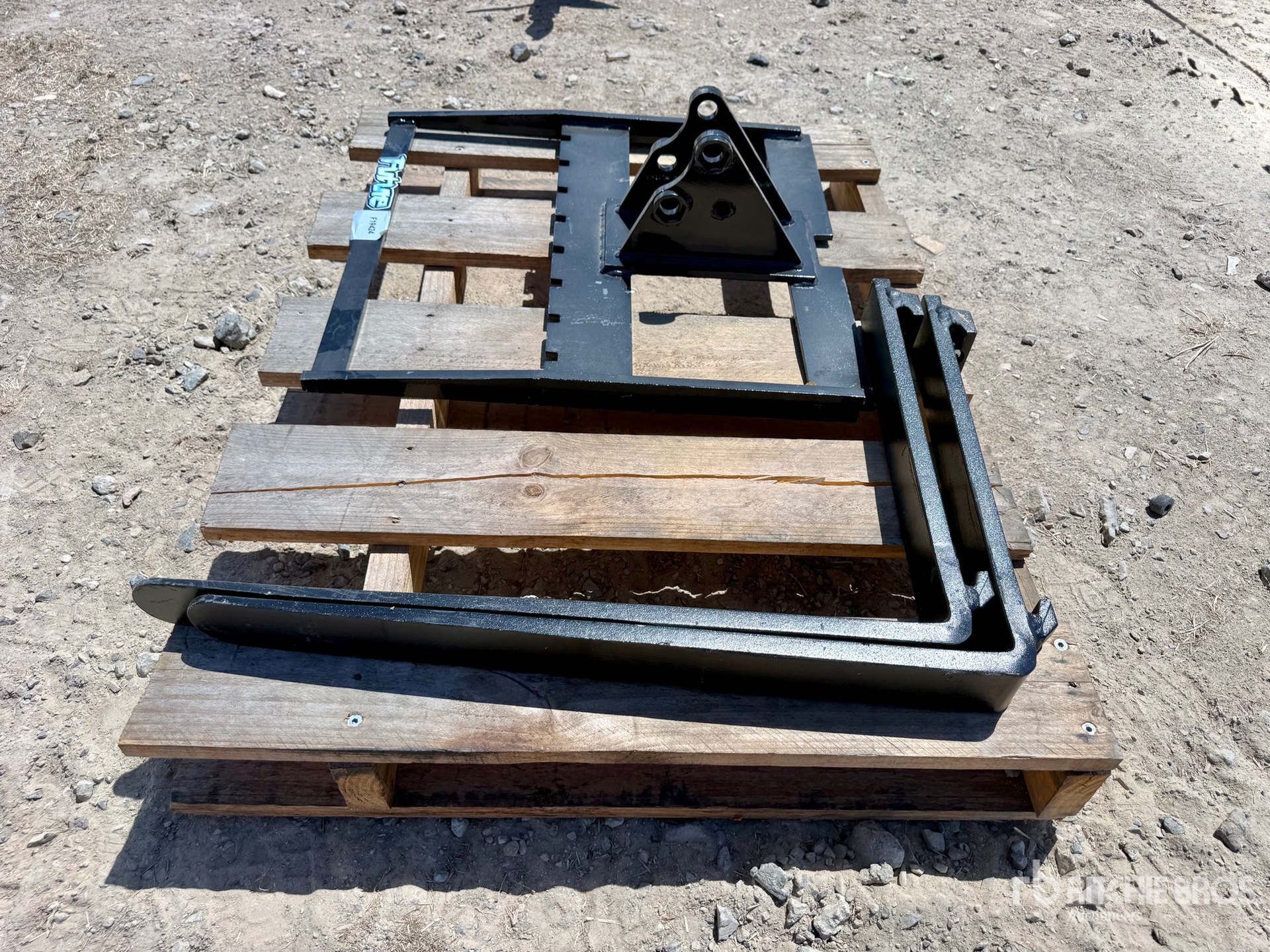 2026 GIYI CRAWLER EXCAVATOR Forks (Unused)