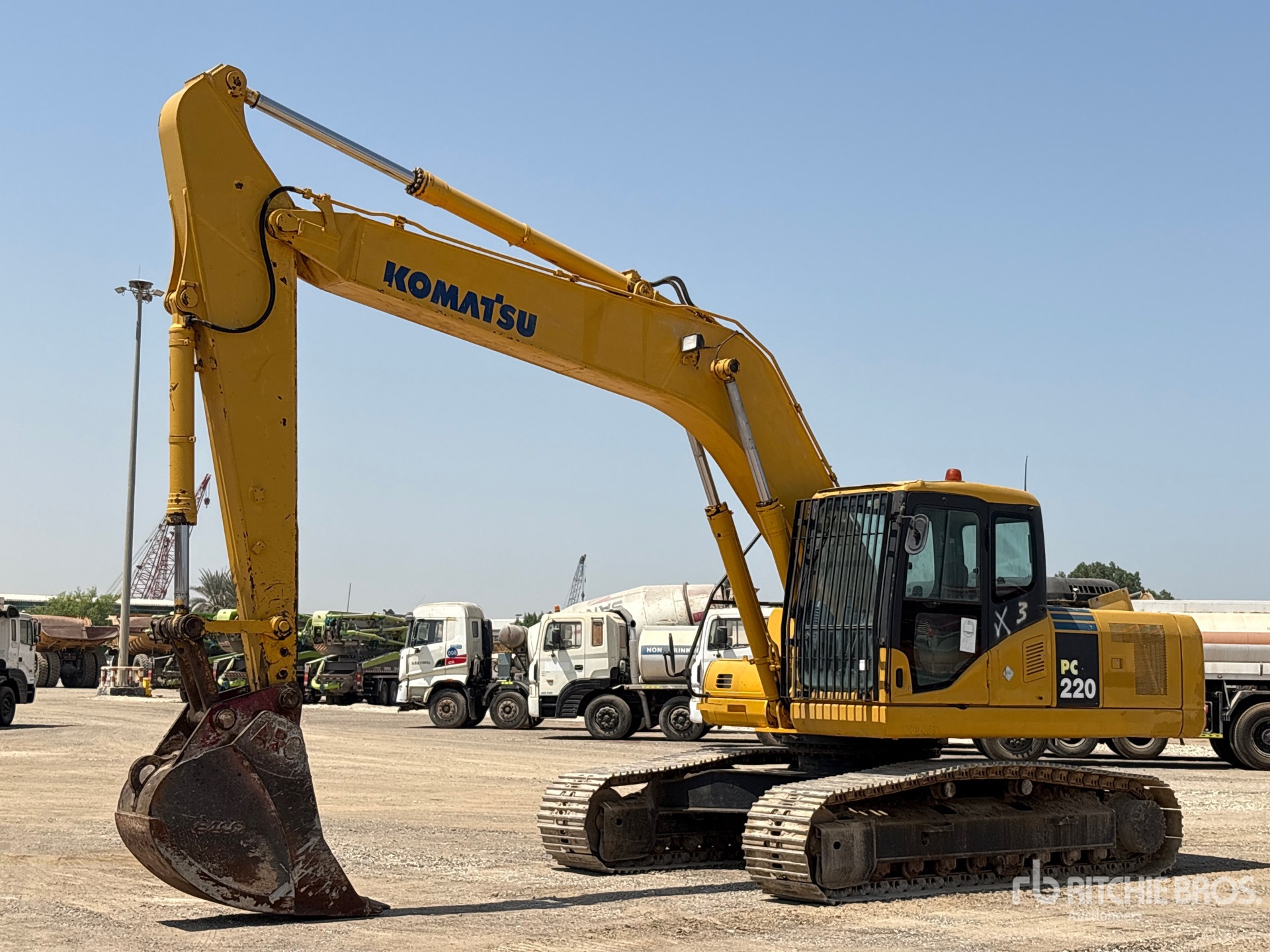 Photo of 2012 Komatsu PC220-7